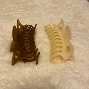 Brown and white hair claws from SHEIN